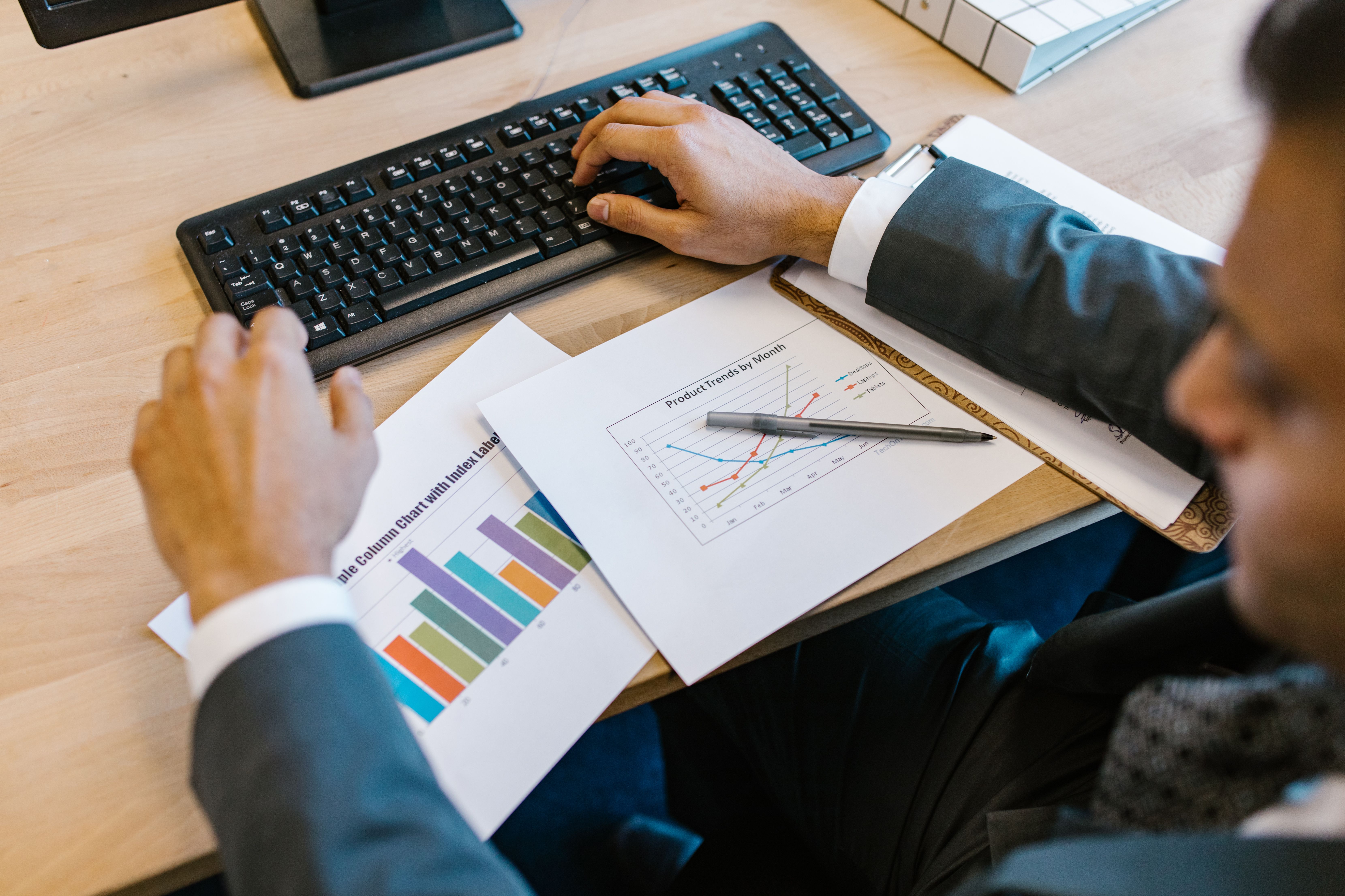 Construction project monthly cost reports, cashflow forecasts, and financial tracking charts
